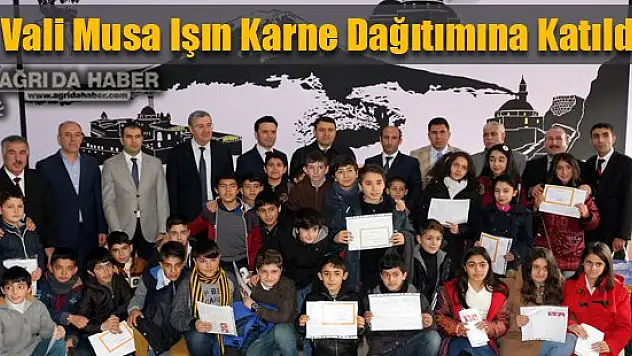 Vali Musa Işın  Alpaslan Ortaokulunda Karne Dağıtımına Katıldı