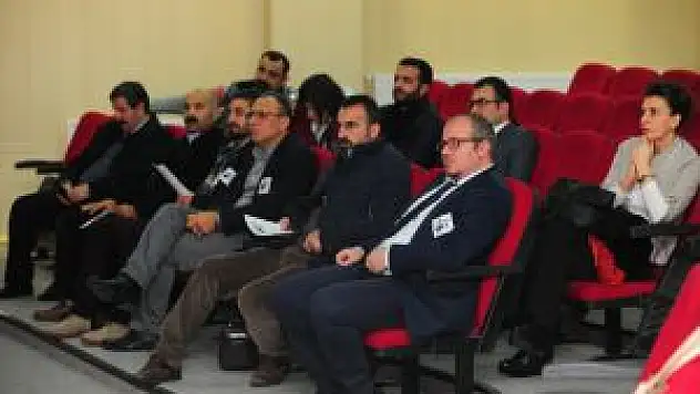 Yyü'de Van Gölü Kirliliği Üzerine Toplantı Yapıldı