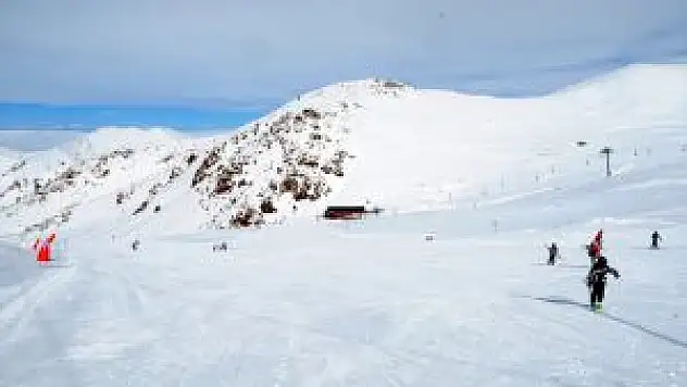 Türkiye'nin önemli kayak merkezlerinden Erzurum'a Kar Raftingi Pisti