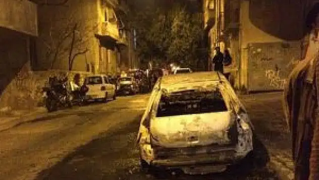 Çipras'ın başdanışmanına molotoflu saldırı