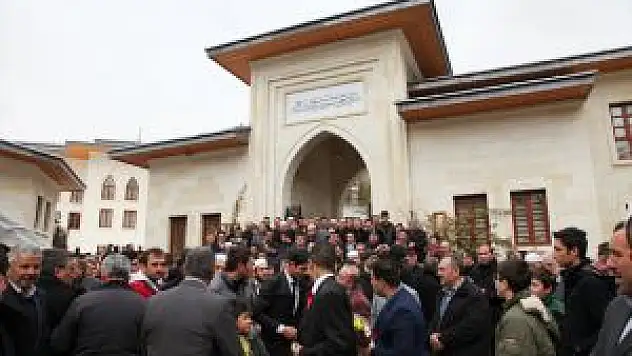 Malatya Somuncu Baba Külliyesinde Ziyaretçi Yoğunluğu