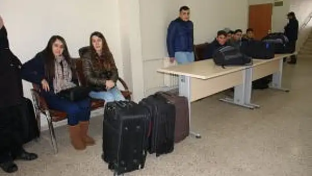 Başarılı Öğrenciler Tatile Gönderildi