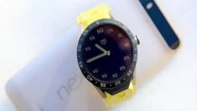 Heuer'dan 1500 dolarlık akıllı saat