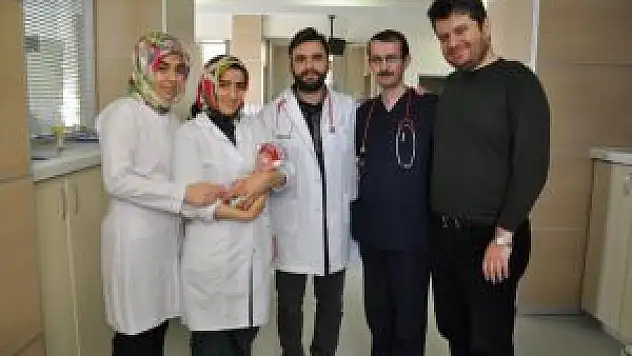 13 Günlük Bebek Bağırsak Ameliyatı Oldu