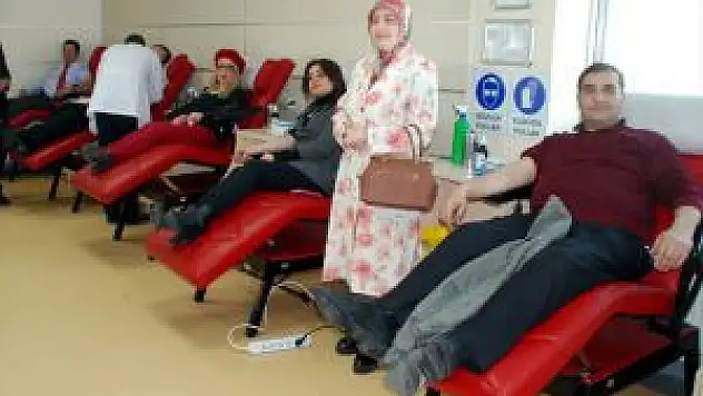 Milletvekillerinden Kan Bağışına Destek