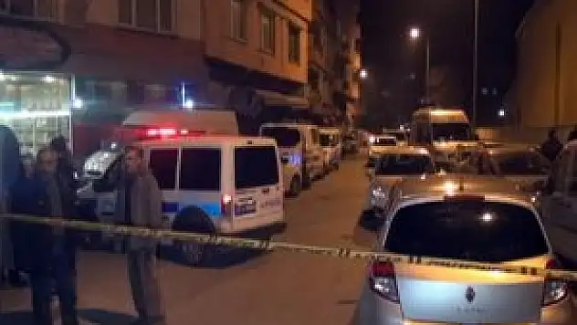 ayrı yaşadığı eşinin babasının evini bastı 4 kişiyi öldürdü