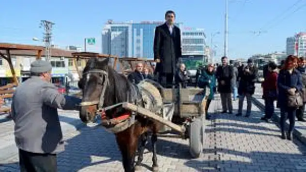 Malatya'da Trafik Sigortası Zamlarına At Arabasıyla Protesto