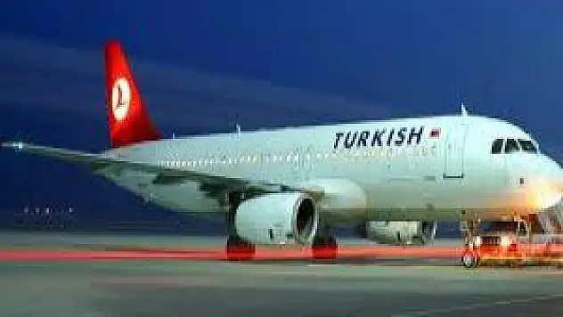 Jakarta'ya gidecek uçağının ekranındaki yazı uçak boşalttı