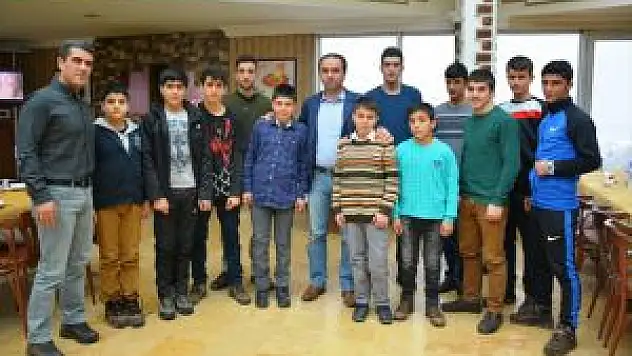 Kaymakam Erkan, Sporcularla Bir Araya Geldi