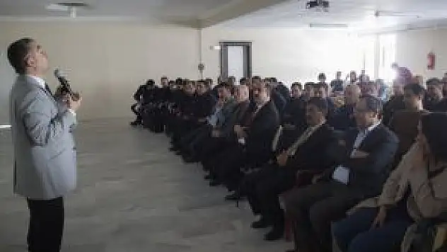 Bitlis Belediyesi Personellerine Seminer Verildi