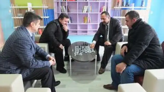 Altınova Beldesinde Kütüphane Açıldı