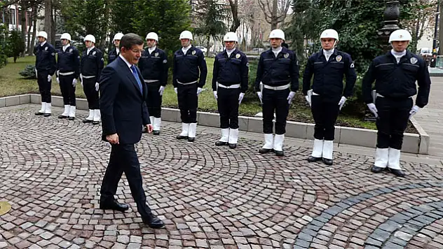 Davutoğlu valilikten brifing aldı