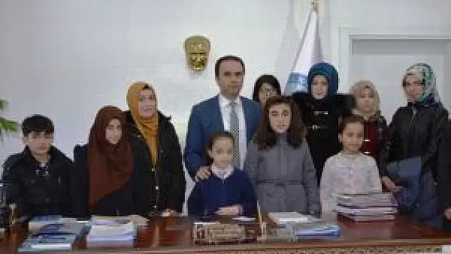 Kitap Okumada Dereceye Girenler Ödüllendirildi