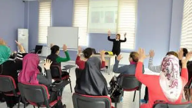 Yeşilyurt'ta Kadınlara İşaret Dili Kursu