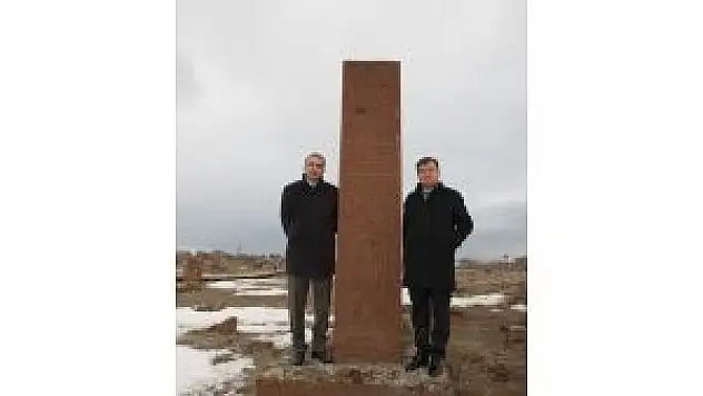 Rektör Güvenç, Ahlat'taki Tarihi Mekanları Gezdi
