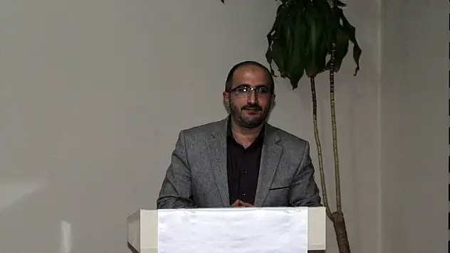 İHH İdeal İnsan Erdemli Toplum Semineri Düzenlendi