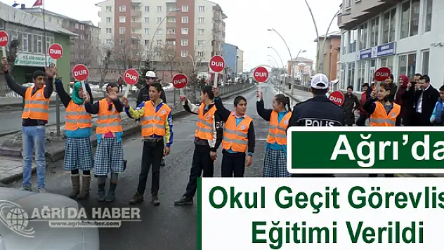 Ağrı'da Okul Geçit Görevlisi Eğitimi Verildi