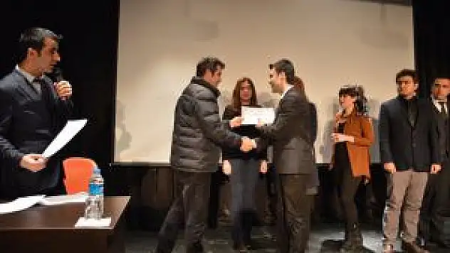 Malazgirt'te, Bağımlılık Semineri Kursiyerlerine Sertifika