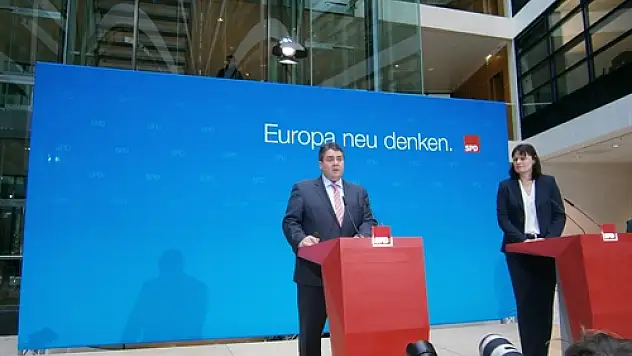 Merkel: Soruşturmanın Gizliliğini İhlal Skandalında Hatası Olan Ortaya Çıkmalı