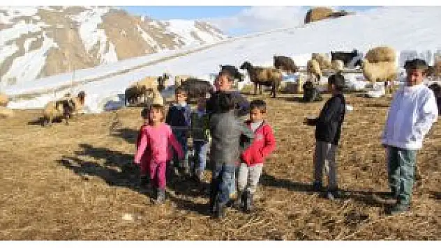 Öğrenciler, Öğretmenlerine Kavuştu