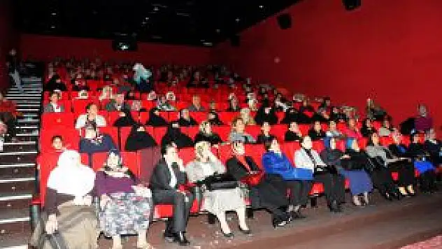 Erzurum'da Yüz Kadın Sinemayla Tanıştı