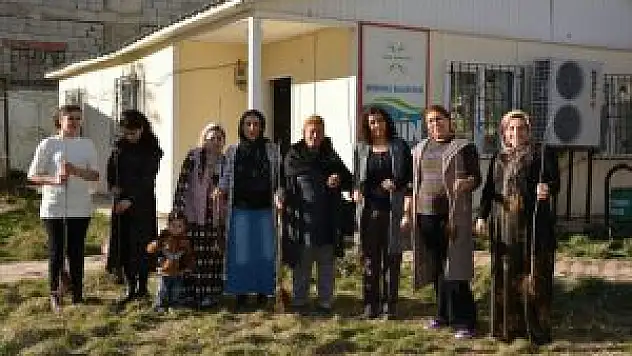 Hakkari ve Şemdinli'de Kadınlar Fidan Dikti