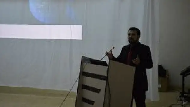 Malazgirt'te Lise Öğrencilerine Seminer Veriliyor