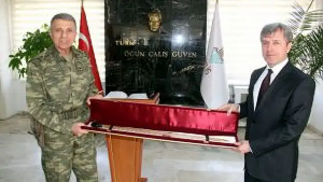 Jandarma Genel Komutanı Orgeneral Mendi Bitlis'te