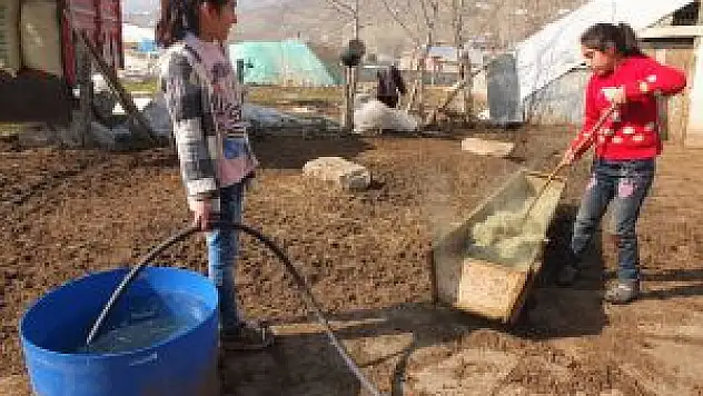 Muş Dereyurt Köyüne Okul Talebi