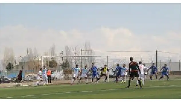 Futbol: Bölgesel Amatör Ligi  Elbakspor Gercüş Bağlarspor'u 2-1 yendi