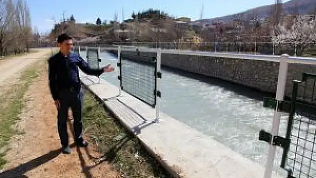Tohma Çayı'nın Korkulukları Hırsızların Hedefi Oldu