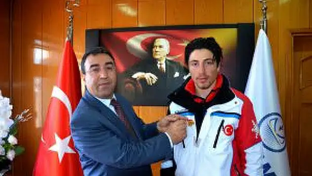 Sarıkamış Belediye Başkanı Toksoy, Başarılı Milli Sporcuyu Kabul Etti