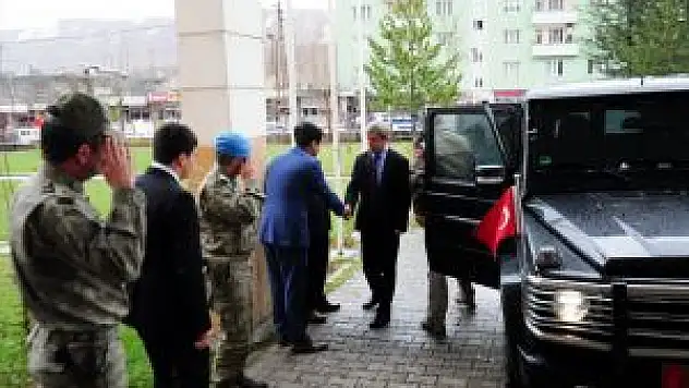 Bitlis Valisi Çınar'dan, Hizan'a Ziyaret