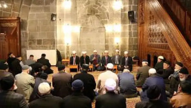 Erzurum'da Şehitleri Anma Günü Ve Çanakkale Deniz Zaferi'nin 101. Yılı için mevlit okutuldu