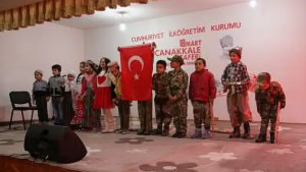 Hakkari'nin Şemdinli ilçesinde Şehitleri Anma Günü Ve Çanakkale Deniz Zaferi'nin 101. Yılı