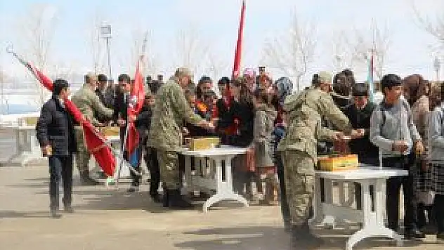 Van Başkale ilçesinde Şehitleri Anma Günü Ve Çanakkale Deniz Zaferi'nin 101. Yılı