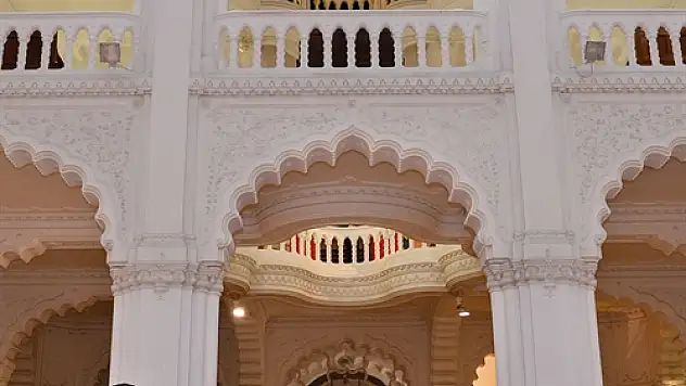Hayrünnisa Gül, Sanat Müzesini Gezi