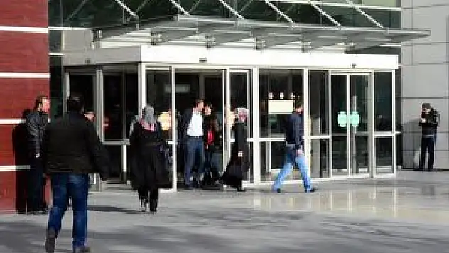 Tatvan'daki Avm'lerde Güvenlik Önlemi