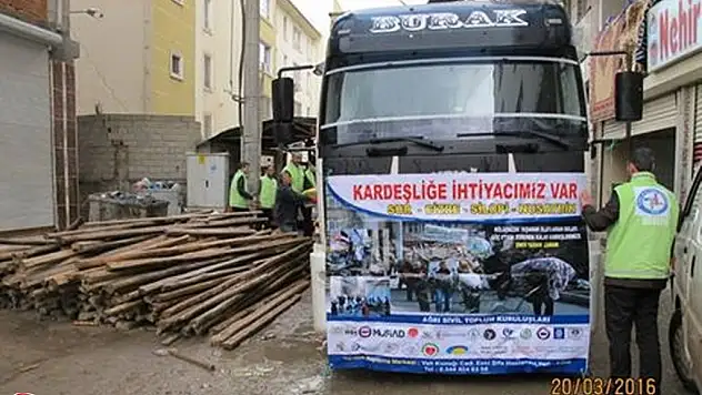Ağrı'da Toplanan İlk Yardım Tırı Cizre'ye Ulaştı