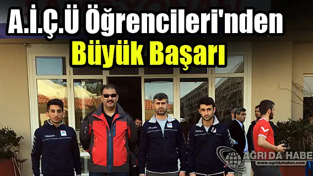 A.İ.Ç.Ü Öğrencileri Kick Boks Şampiyonasından Başarıyla Döndü