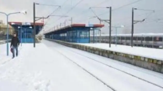 Avusturya'da Kar Yağışı Nedeniyle Tren Seferleri Durdu