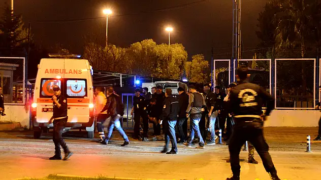 PKK'lıların attığı molotof komiseri yaktı!