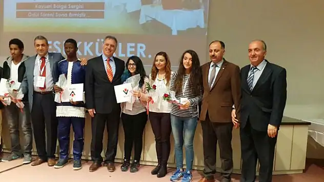 Kayseri'de Düzenlenen yarışmada Öğrencilerin Tübitak Başarısı