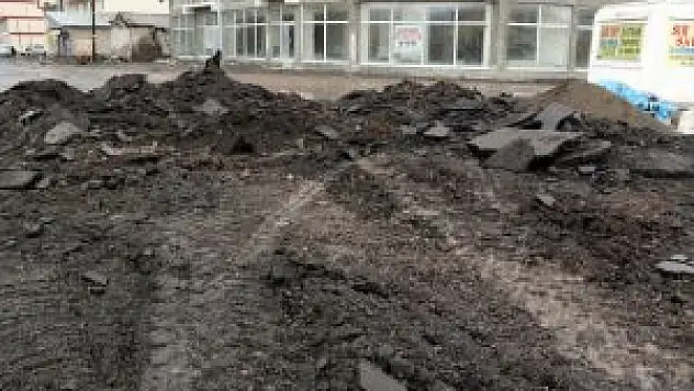 Kars Belediyesi Yol Yapımı Ve Asfalt Sezonunu Açtı