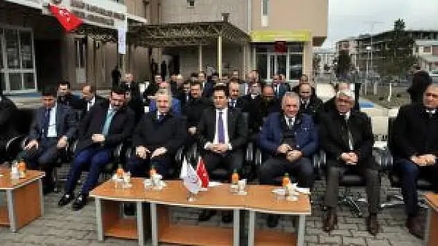 Kars'a Gönderilen Ambulanslar Düzenlenen Törenle Hizmete Başladı