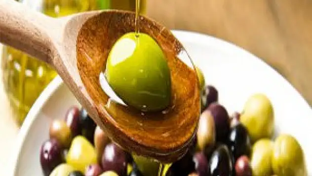 Canan Karatay pilotlara Zeytin yiyin dedi