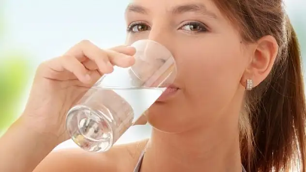 Su İçmeyi Sevmiyorsanız Tatlı Bağımlısı Olabilirsiniz..