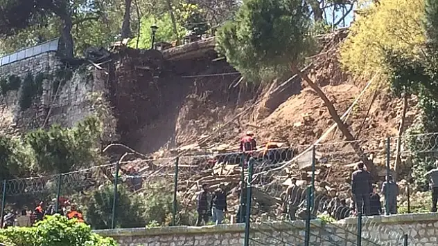 Gülhane Parkı'nda duvar çöktü, Nedeni Araştırılıyor