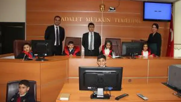 İlkokul Öğrencilerinden Adliyeye Ziyaret