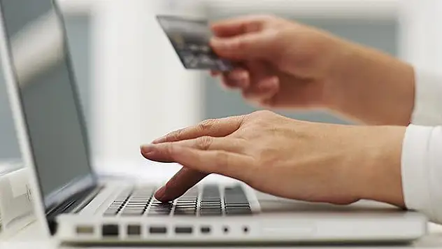 İnternetten kartla yapılan ödemeler gittikçe artıyor